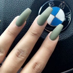 Meet your Posher, April